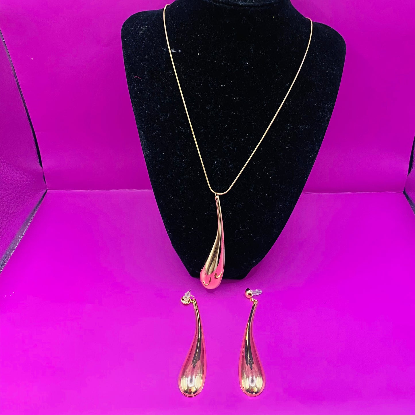 Large Teardrop Gold