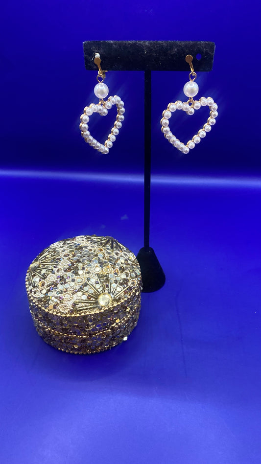 NEW ARRIVAL !!!! HAVE A HEART (CLIP ON)