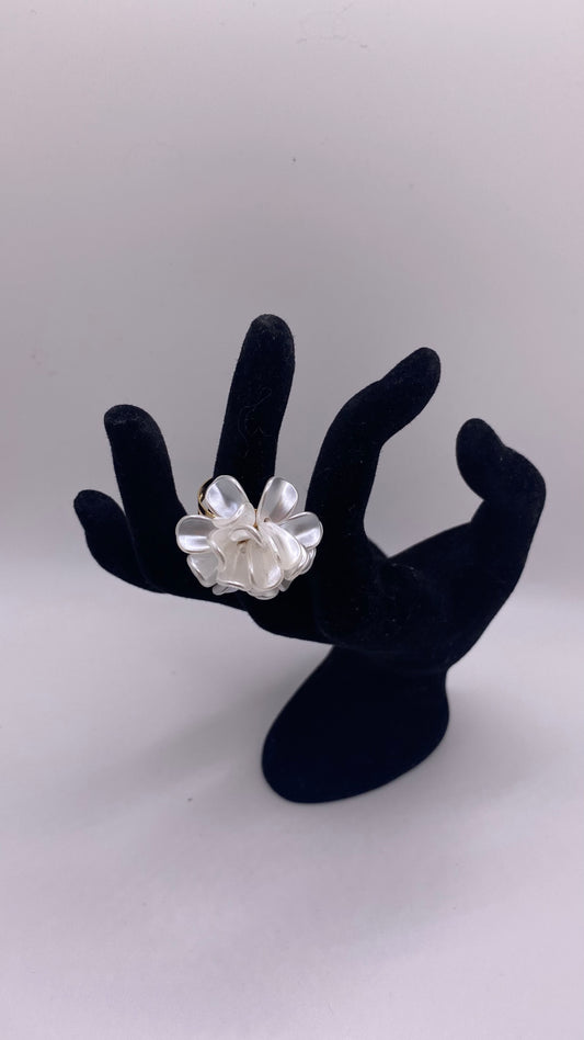 Sea Pearl Flower Resin Ring